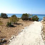 بيت للعطل Robinzonska Kuca Doca