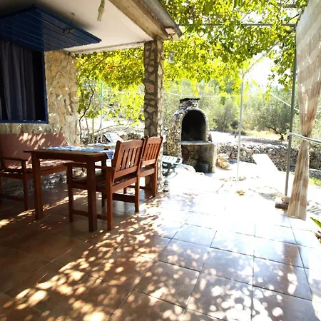 Robinzonska Kuca Doca * Murter