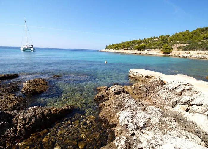 Robinzonska Kuca Doca * Murter