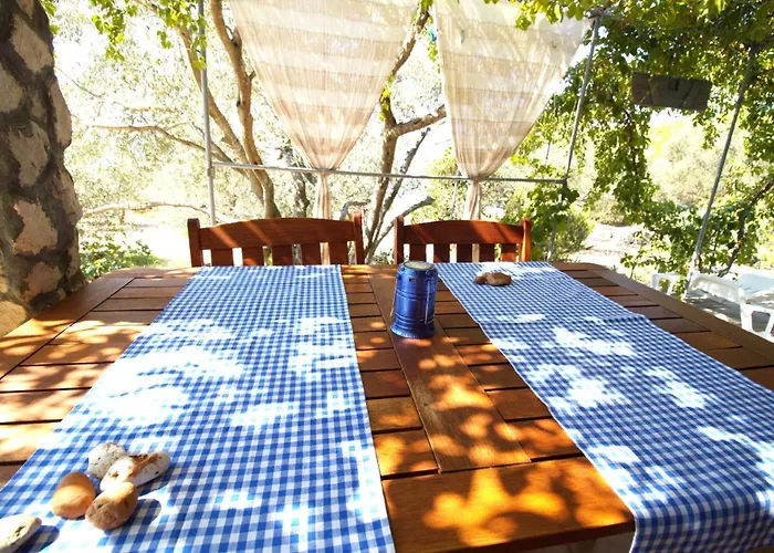 Robinzonska Kuca Doca * Murter