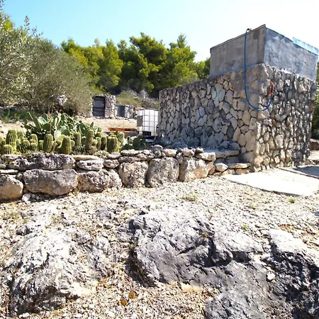 Robinzonska Kuca Doca Murter