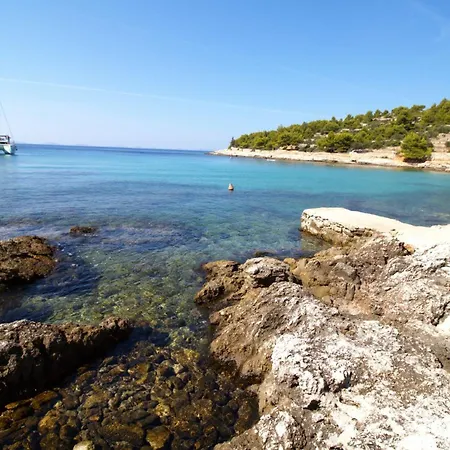 Robinzonska Kuca Doca * Murter