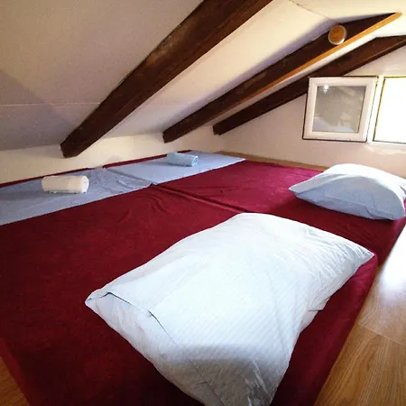 Robinzonska Kuca Doca *