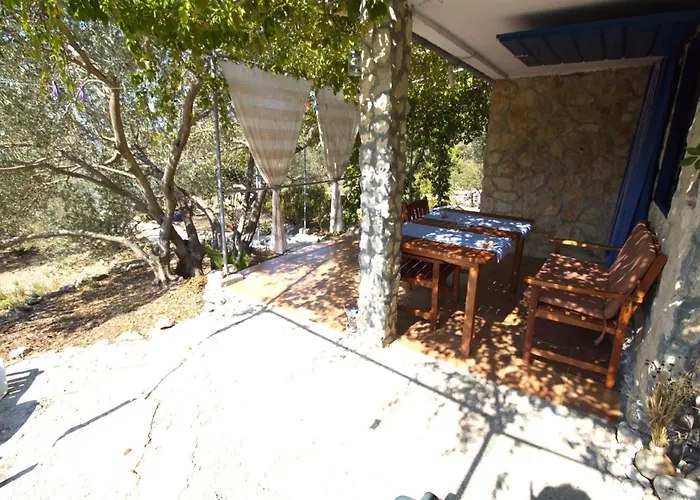 Robinzonska Kuca Doca Сasa de vacaciones Murter